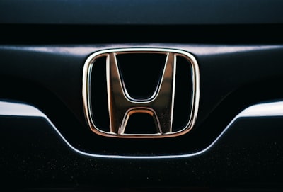 Honda Shifts Gears: Why Automakers Are Prioritizing Hybrids Over Electric SUVs in 2025