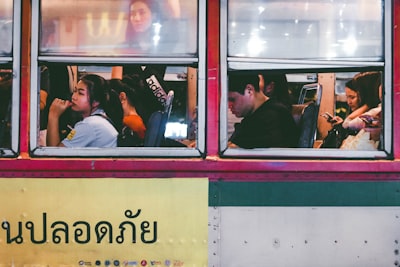 10 คำถามที่น่าสนใจสำหรับวัยรุ่นไทย