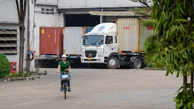 Japan's Logistics Labor Crisis: Why Companies Are Recruiting Thousands of Truck Drivers from Indonesia