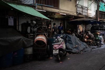ปัญหาทางสังคมในประเทศไทย: สถานการณ์ สาเหตุ และแนวทางแก้ไข