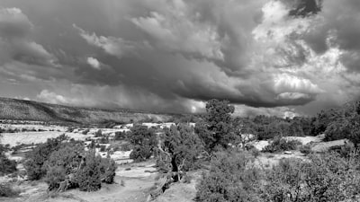 Formación y fortalecimiento de depresiones tropicales cerca del sureste de México: Análisis interdisciplinario de su impacto