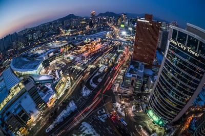 South Korea’s Interest Rate Hold: Navigating Housing Prices, Consumption, and US Tariff Threats in 2025