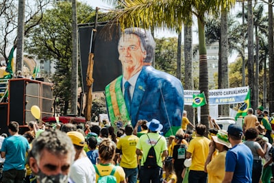 O Papel da Primeira-Dama no Brasil: Limites, Polêmicas e Impacto da Atuação Pública