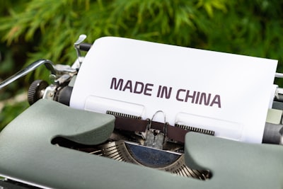 特朗普关税政策逆效应:为何美国企业被迫将生产转移至中国?