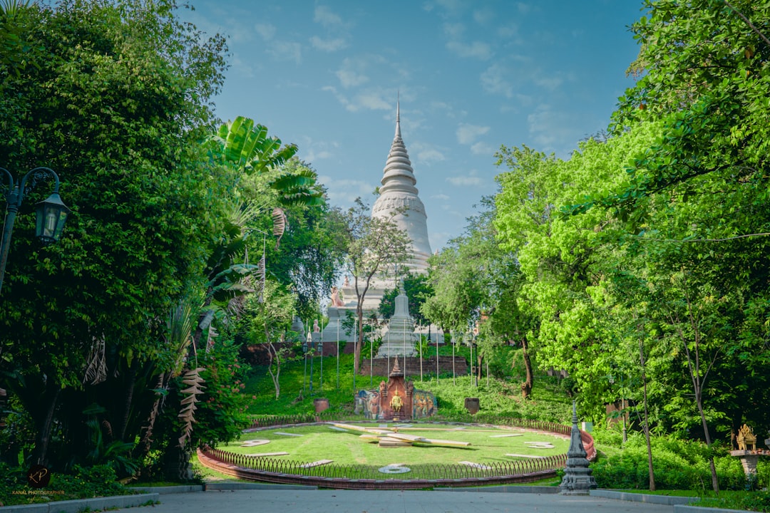 10 Reasons to Visit Thailand: The Land of Smiles