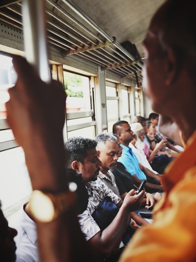Kereta Cepat Indonesia: Antara Lompatan Modernisasi dan Tantangan Ketimpangan