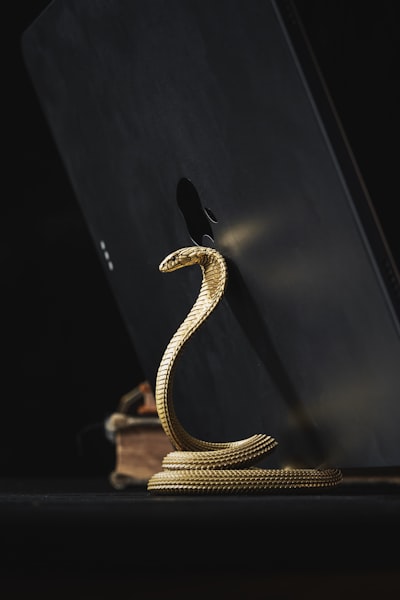 Digital Snake Oil: How Modern Scams Mirror History’s Greatest Cons