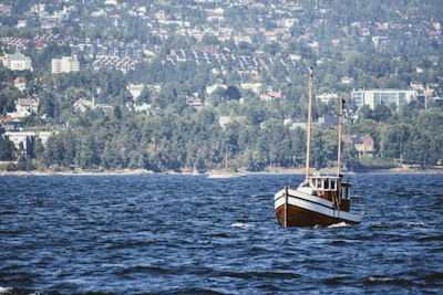 Tragedy at Lake Tahoe Sparks Urgent Debate on Boating Safety and Climate Risks