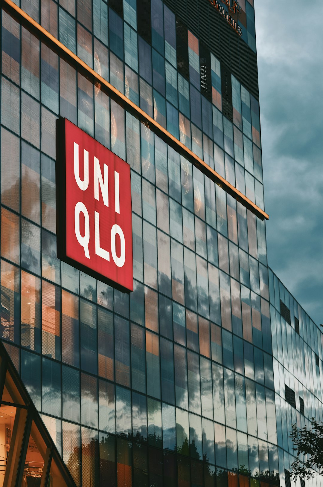 Uniqlo: Revolutionizing the Global Fashion Landscape